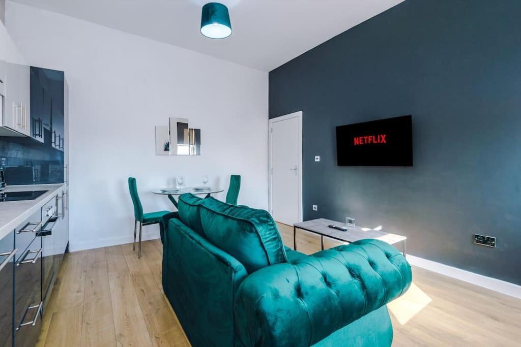 Apartment Stylish Located In The Centre Of - Web-exclusive Offers At A-kapartments