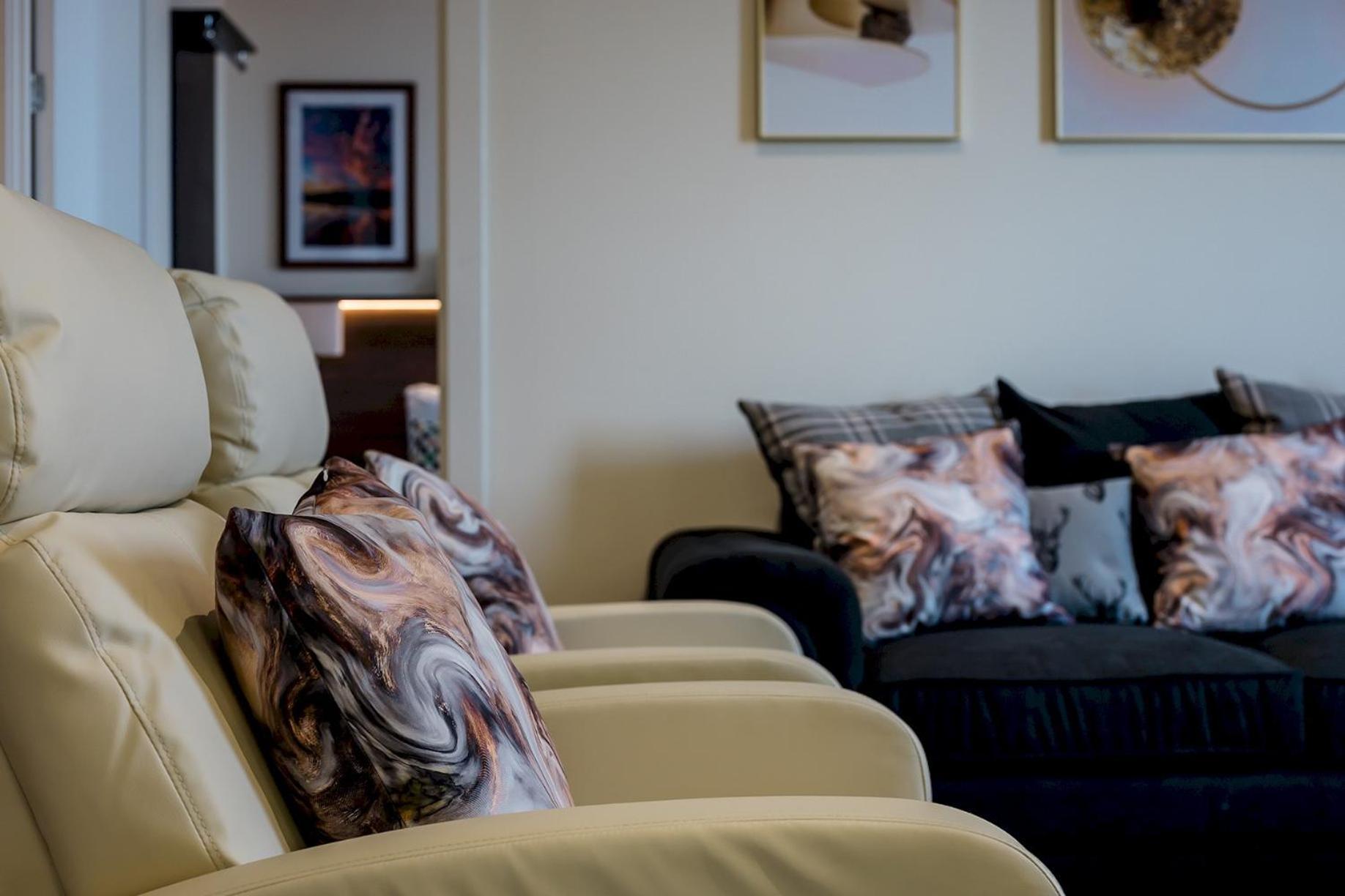 The Salmon - 6 Westminster Park Apartment Liverpool