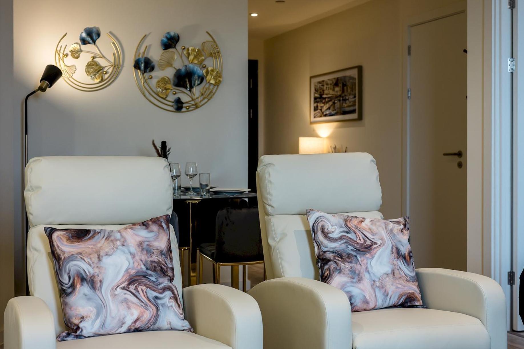 The Salmon - 6 Westminster Park Apartment Liverpool