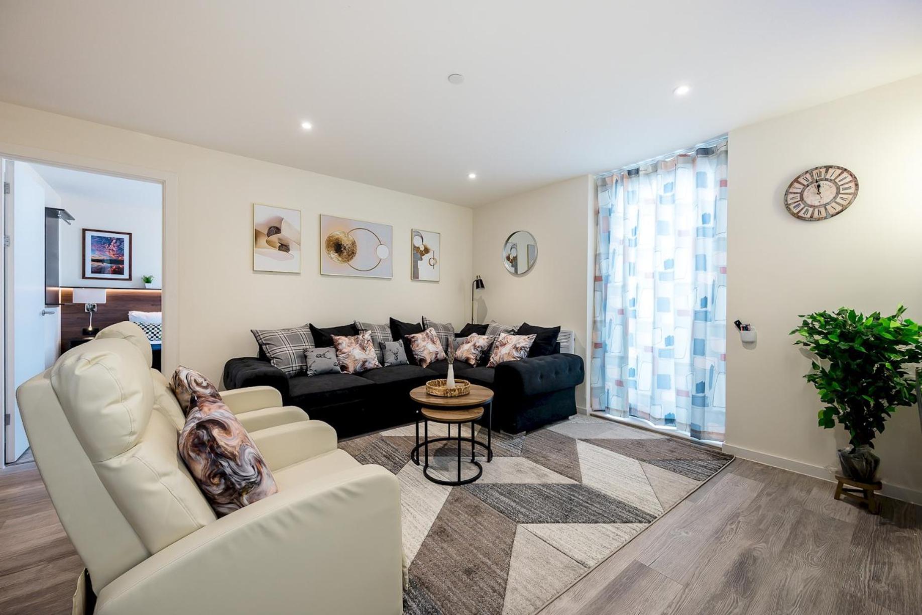 The Salmon - 6 Westminster Park Apartment Liverpool