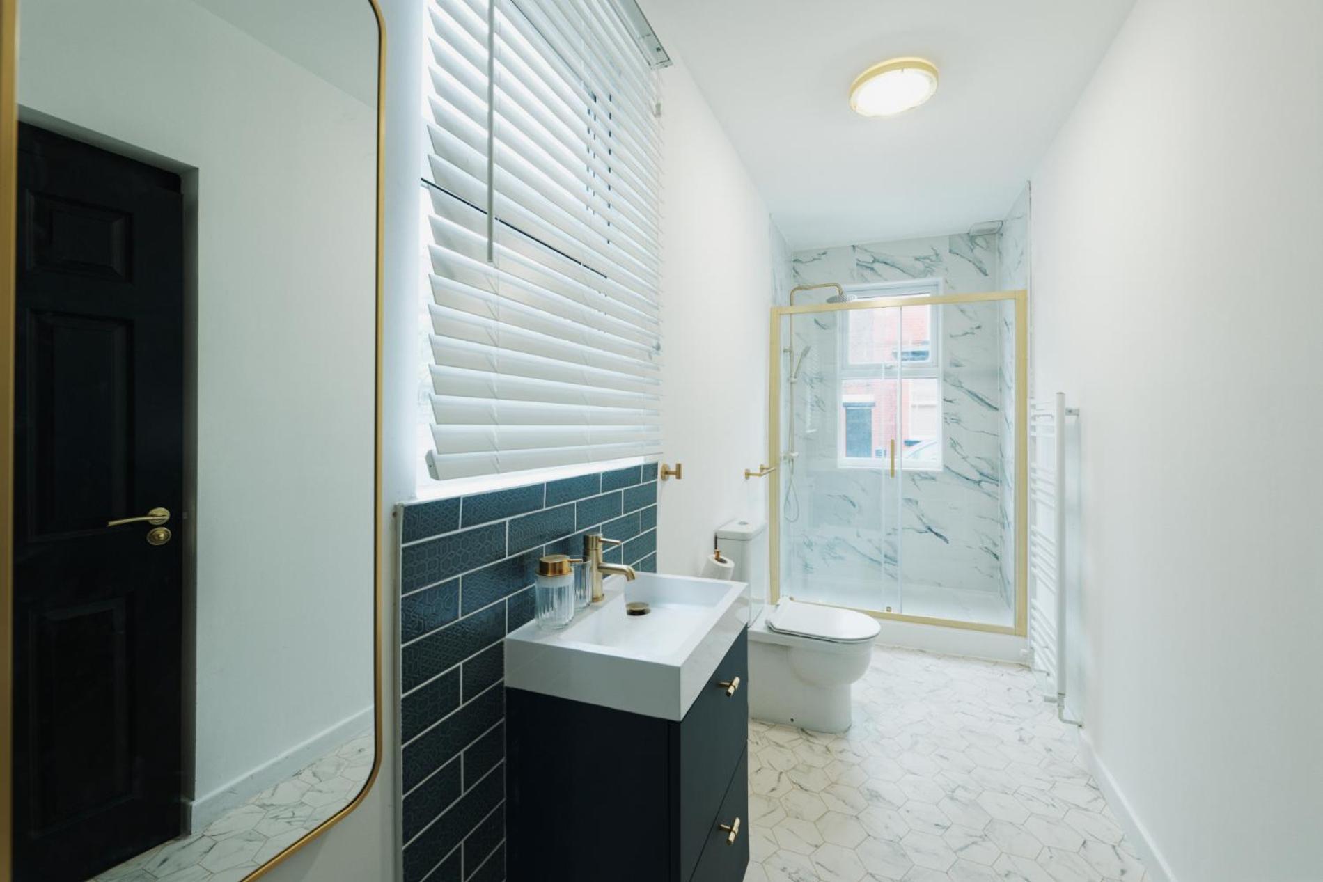 Lamara Deluxe Apartments, * Liverpool