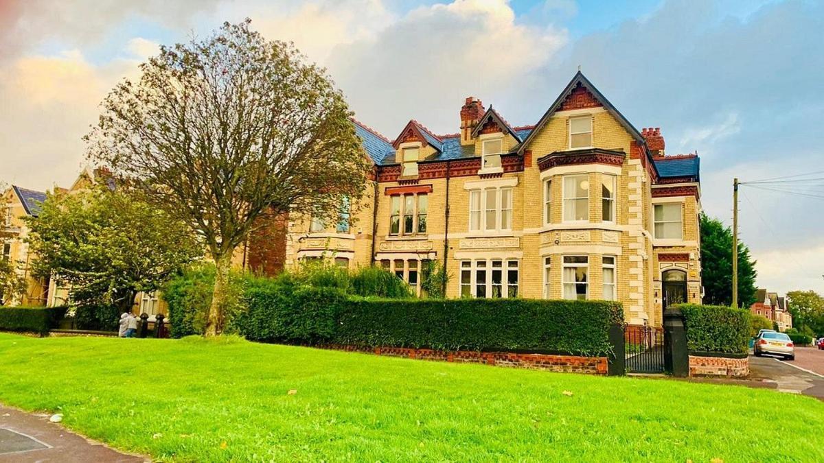 Single With Private Bath Free Street Parking Near Lfc Bed & Breakfast Liverpool