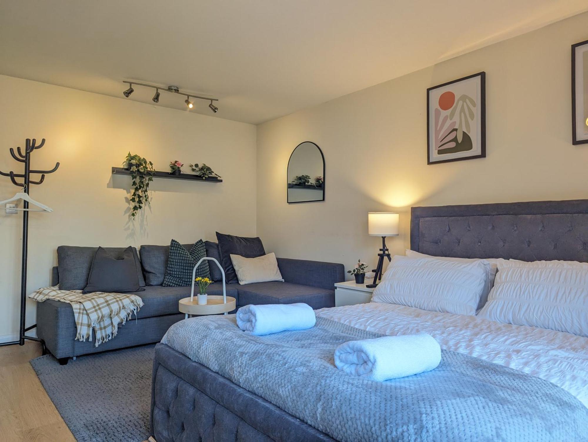 Holiday home Large 4-bedrooms House Near Centre Free Parking *