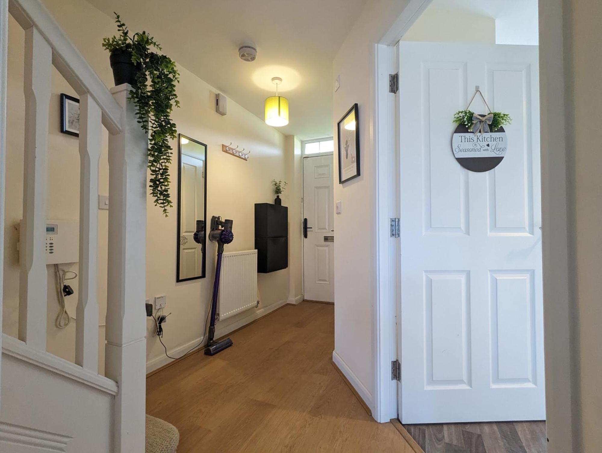 Large 4-bedrooms House Near Centre Free Parking Holiday home *