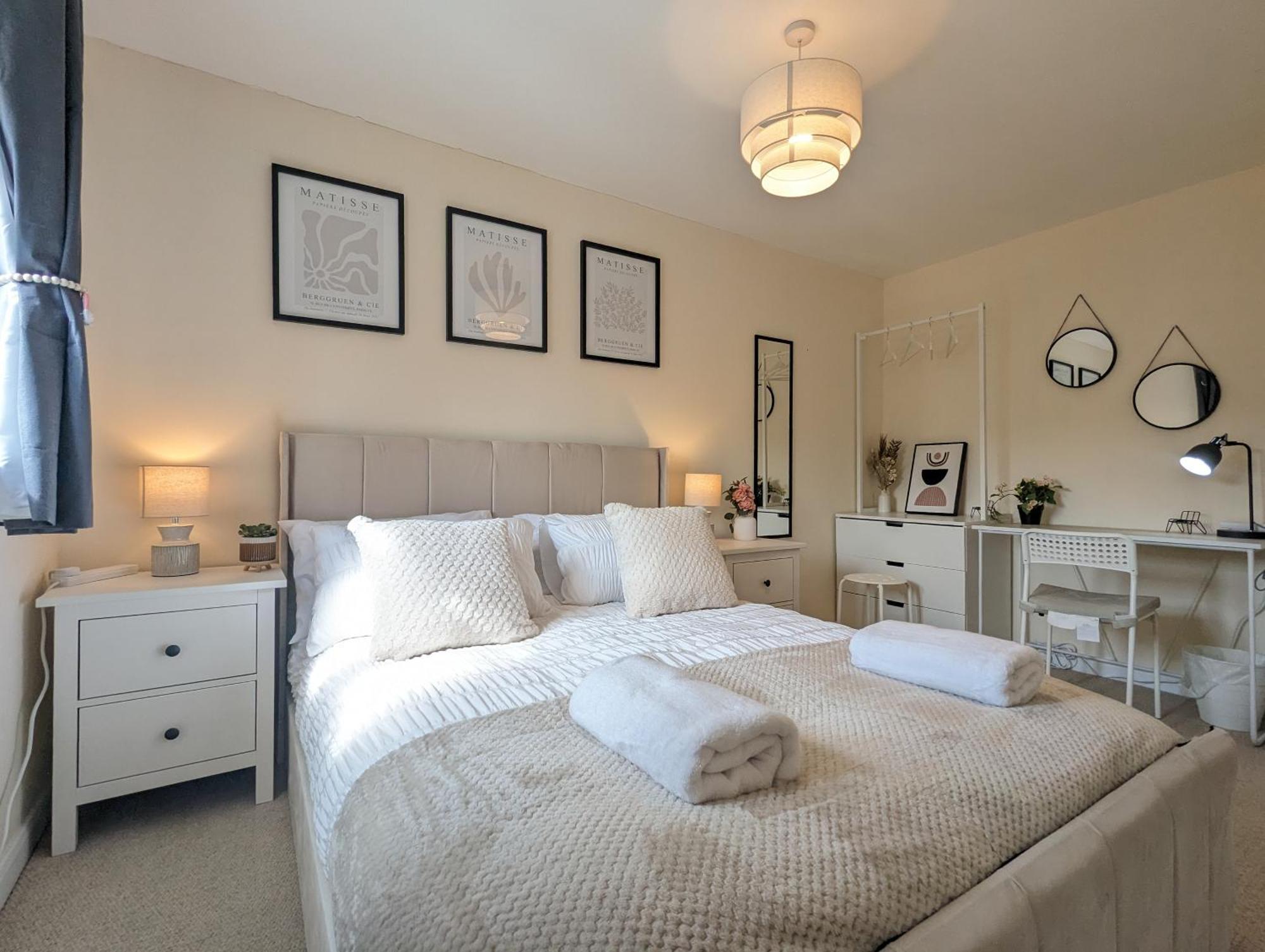 Holiday home Large 4-bedrooms House Near Centre Free Parking
