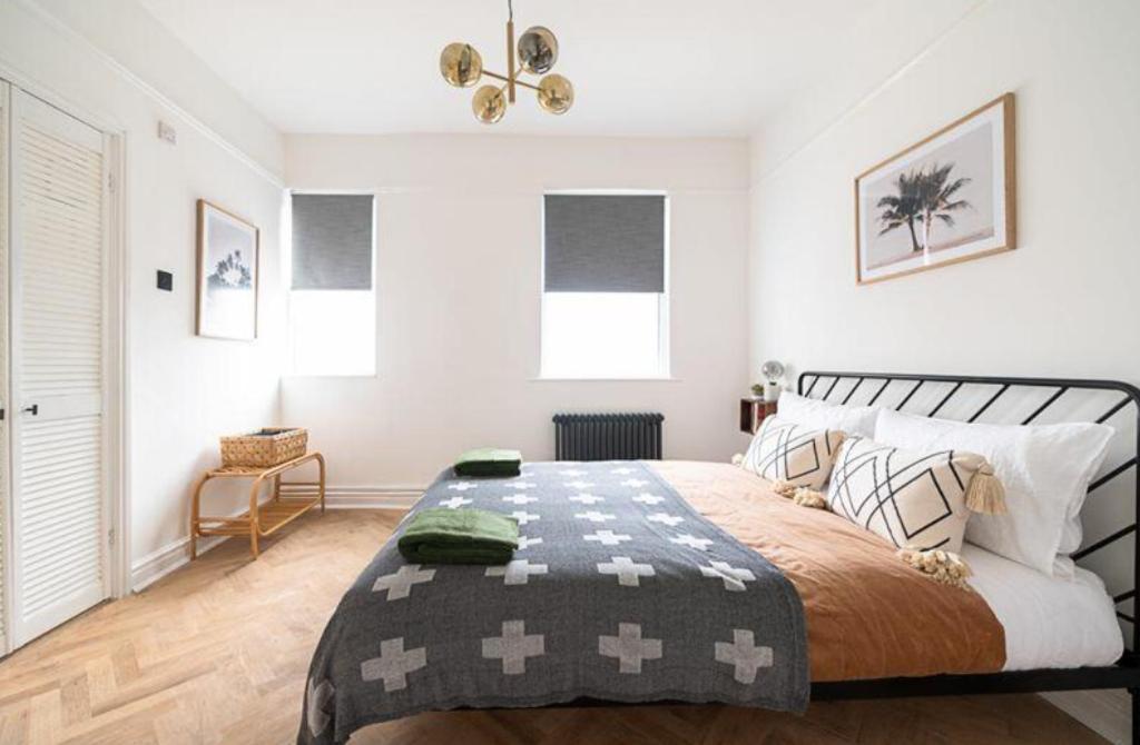 Orange - Stylish Near Lark Lane * Liverpool
