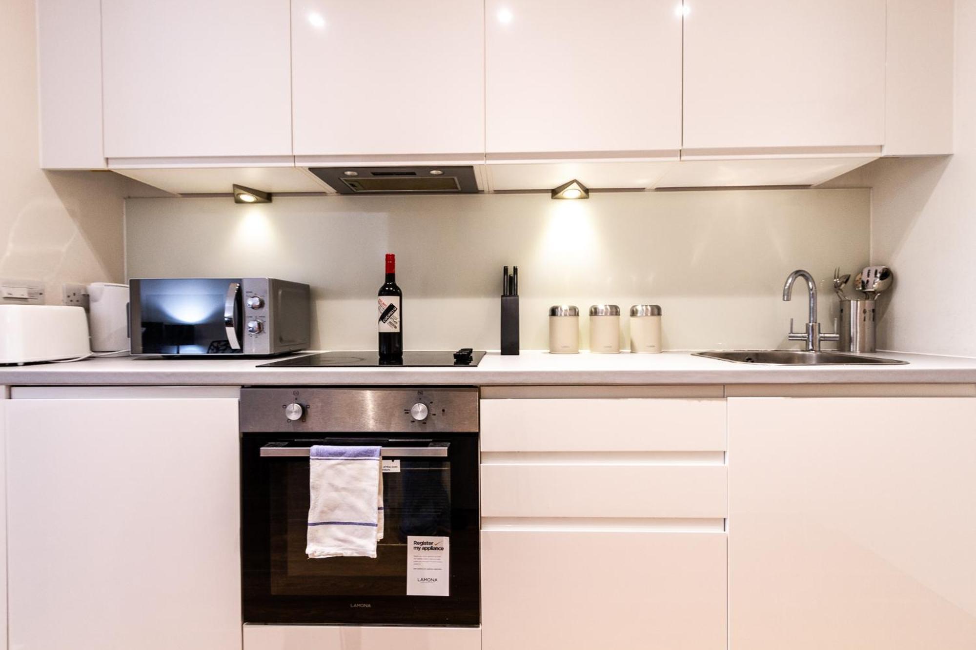 Apartment Stunning Centrally Located *