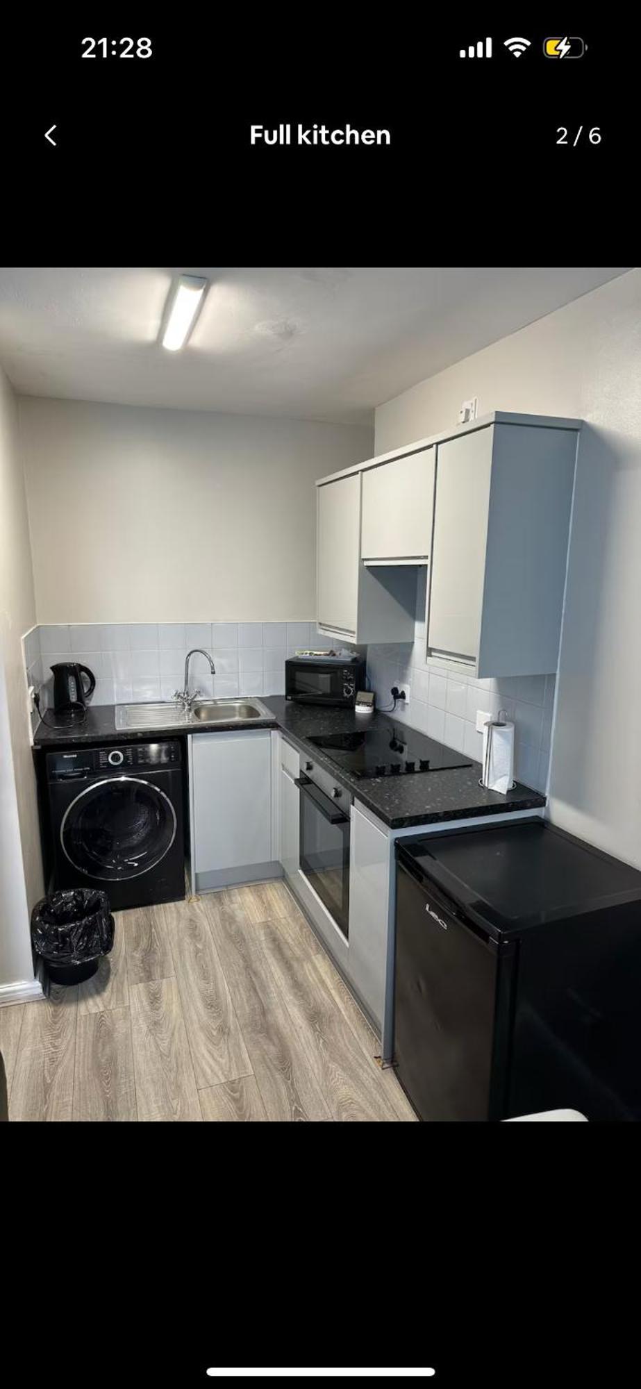 Apartment Newly Refurbished With Free Parking Flat 6 *