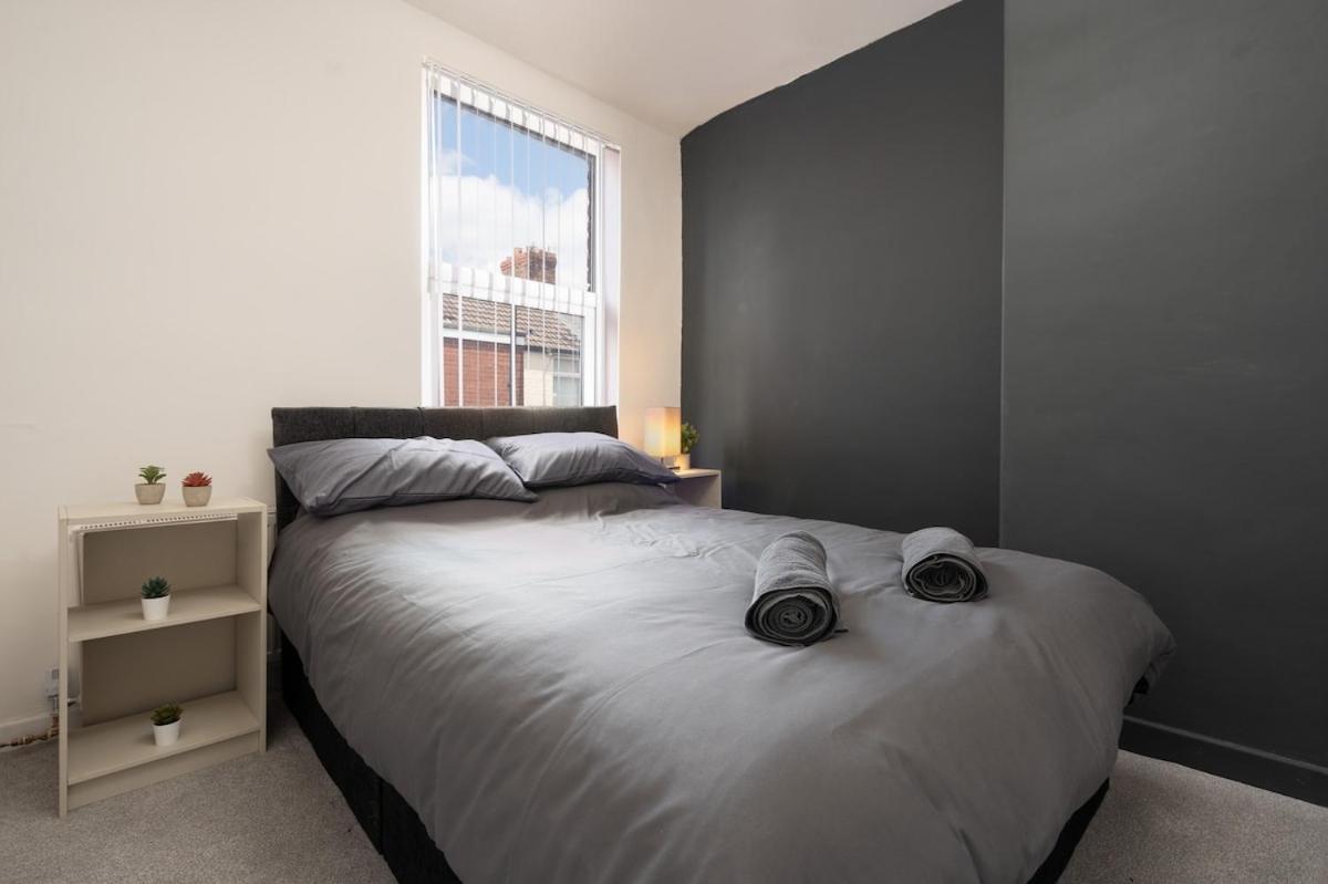 Holiday home Beautiful House - Free Parking - 5 Mins To Centre Liverpool
