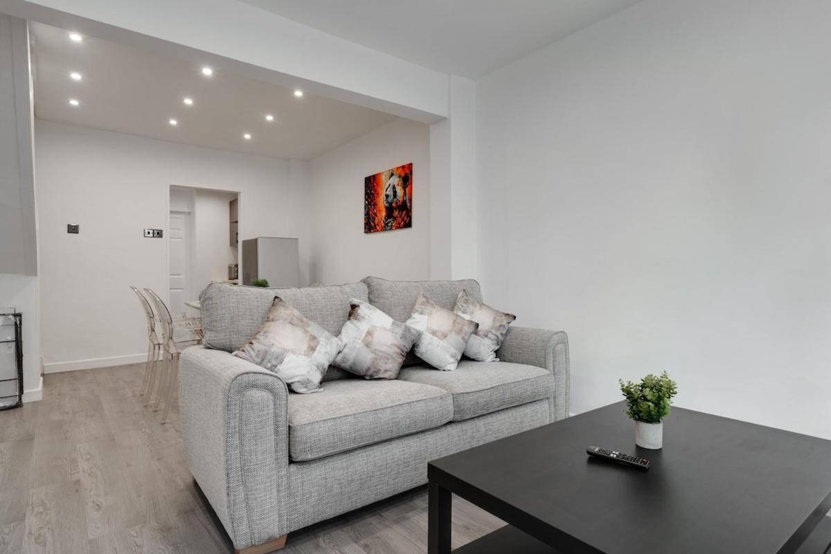 Beautiful House - Free Parking - 5 Mins To Centre