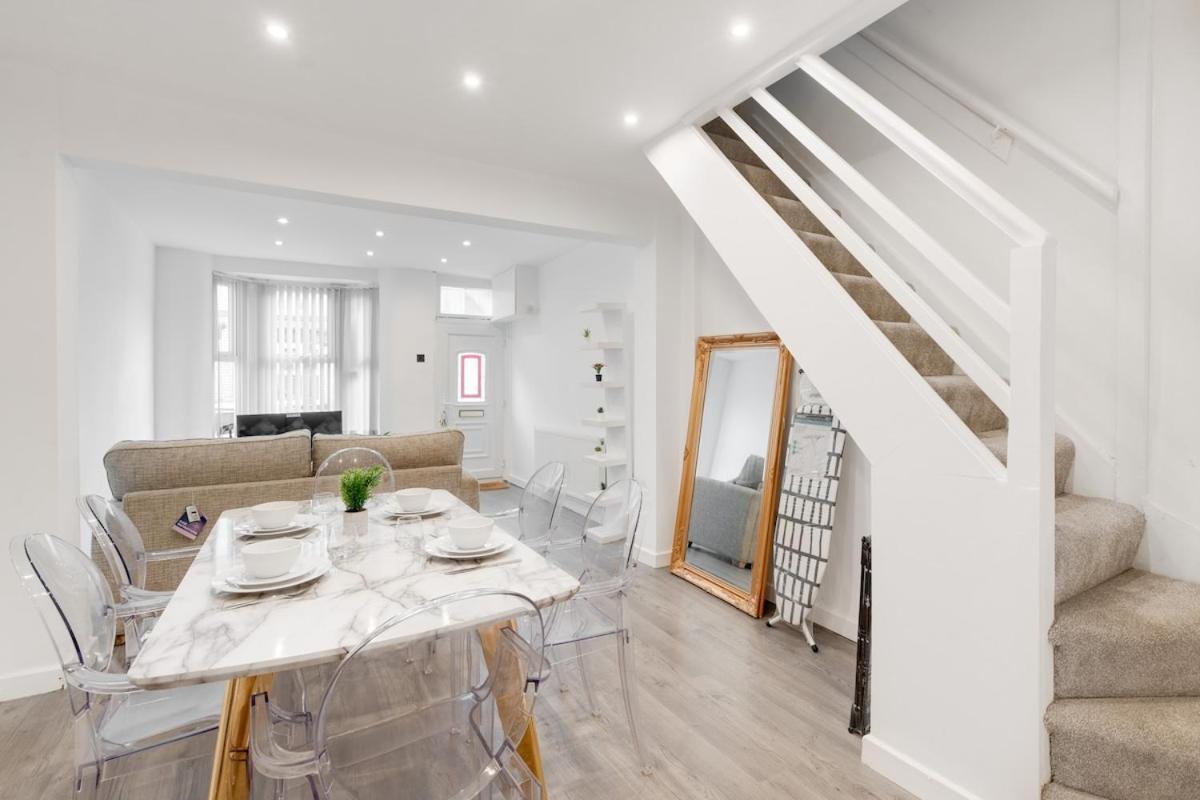 Beautiful House - Free Parking - 5 Mins To Centre *
