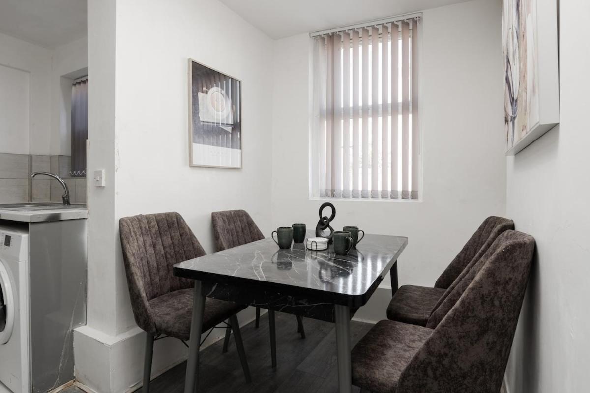 Contractor Long Saving Holiday home *