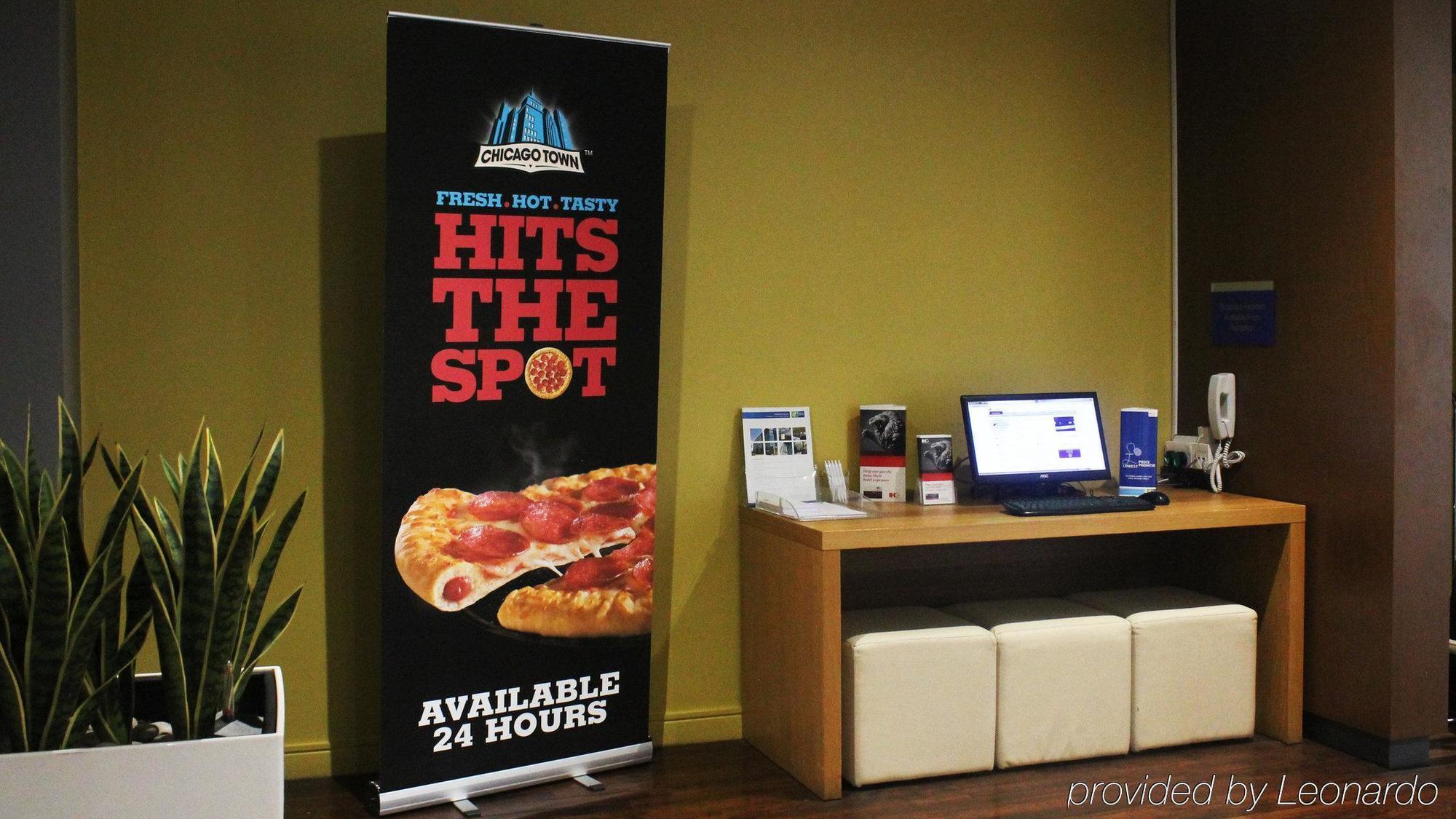 Hotel Holiday Express John Lennon Airport