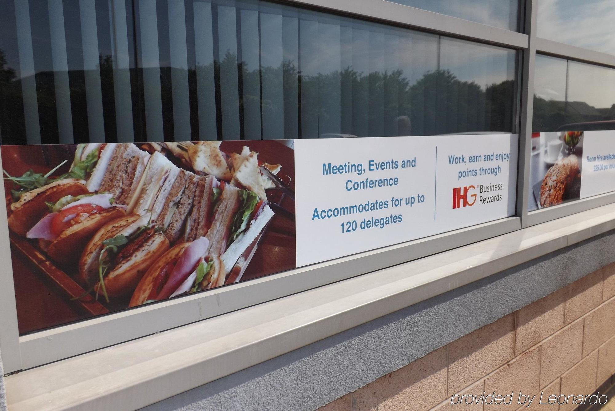 Hotel Holiday Express John Lennon Airport