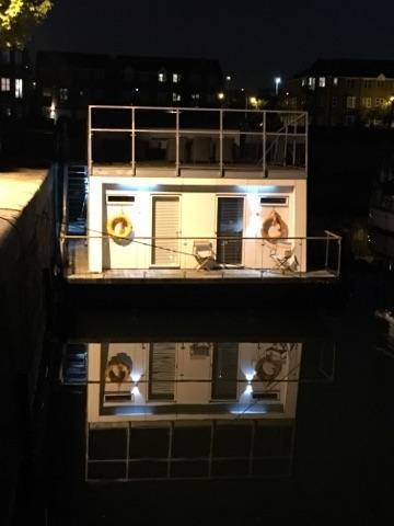 Botel 007 House Boat